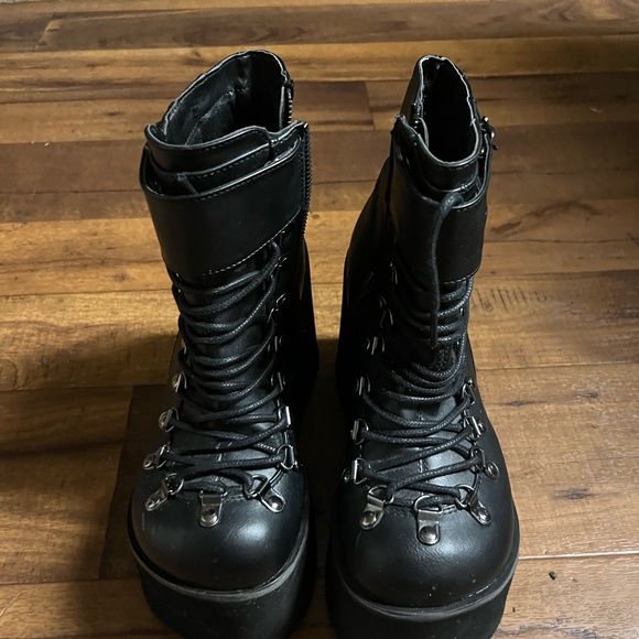 Demonia Kera • Women’s • Black •Size 7 • Faux • Lace-Up • Ankle • Gothic • Boots - Picture 2 of 15